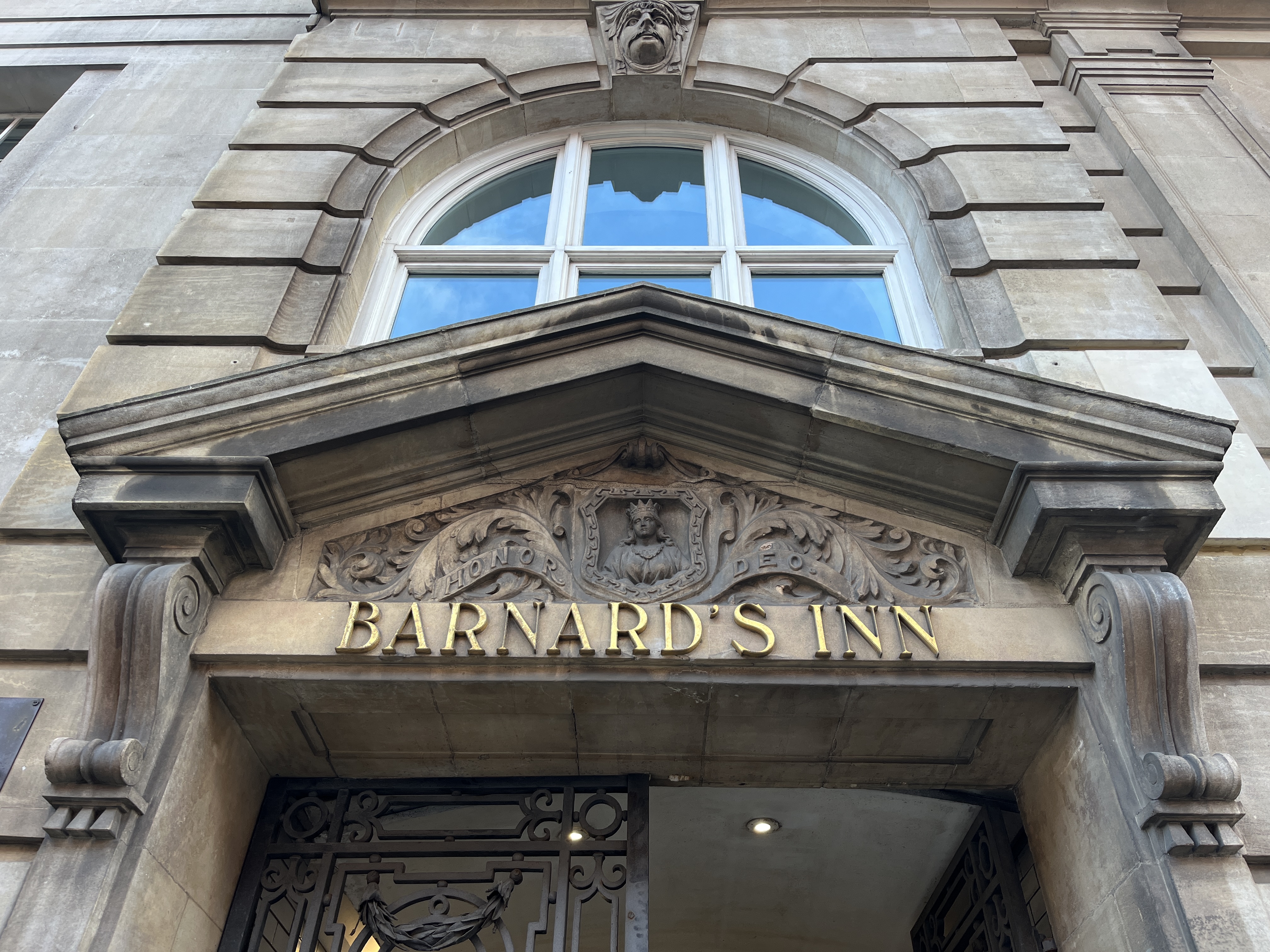 courts_of_justice_stock_image